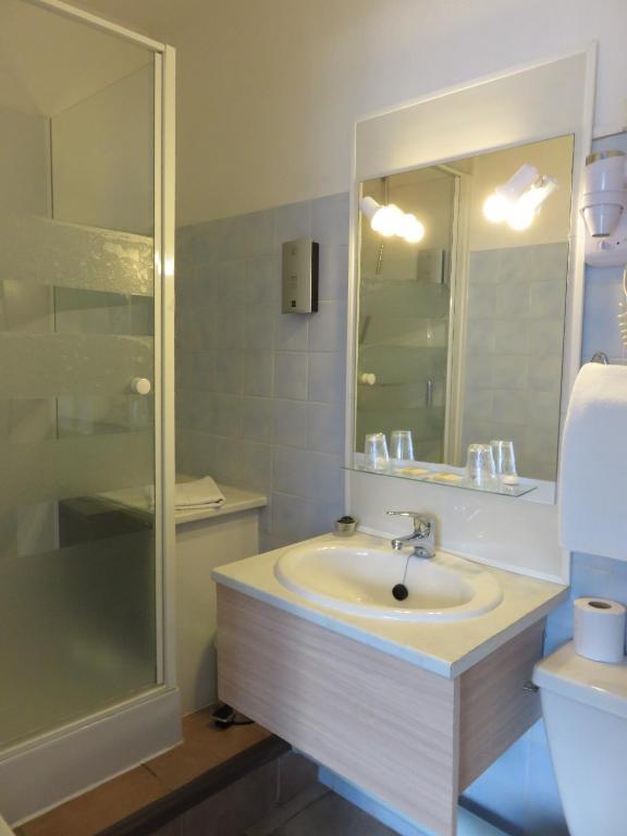 Le Relais Du Pont De Rhodes Hotel Frayssinet Room photo